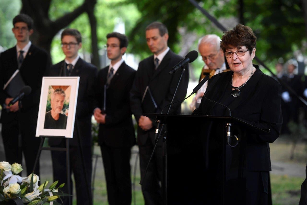Végső búcsút vettek Szervátiusz Tibor szobrászművésztől