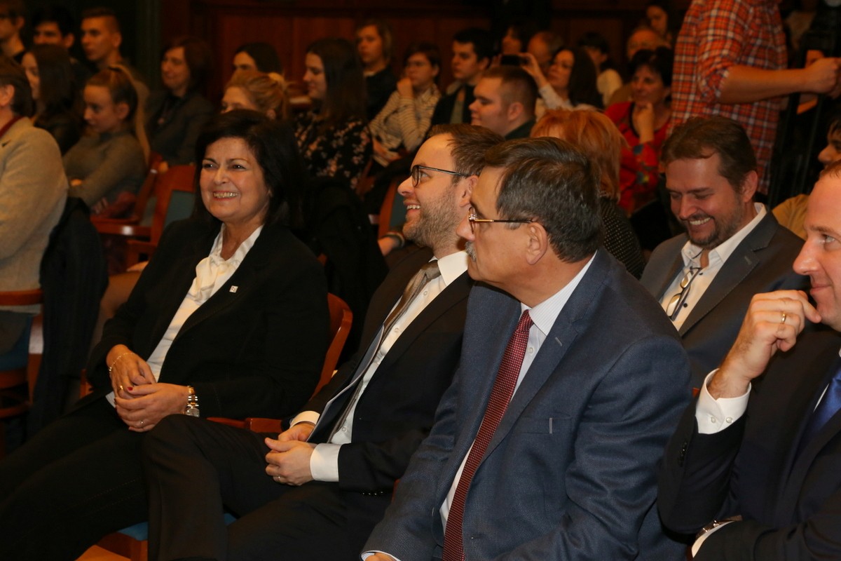 Még több külhoni fiatal keresheti fel nemzeti emlékhelyeinket