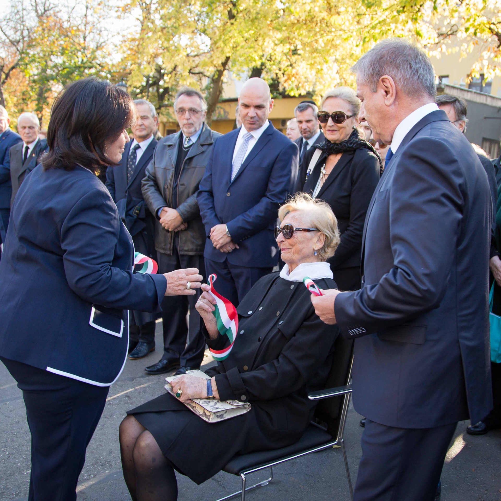Felavatták Reviczky Imre szobrát a Fiumei úti sírkertben