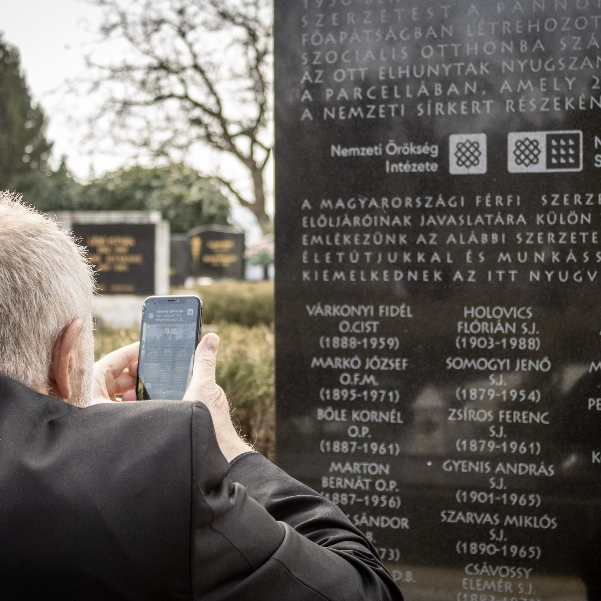 Parcellakövet és emléktáblát avattunk Pannonhalmán a Kommunista diktatúrák áldozatainak emléknapján