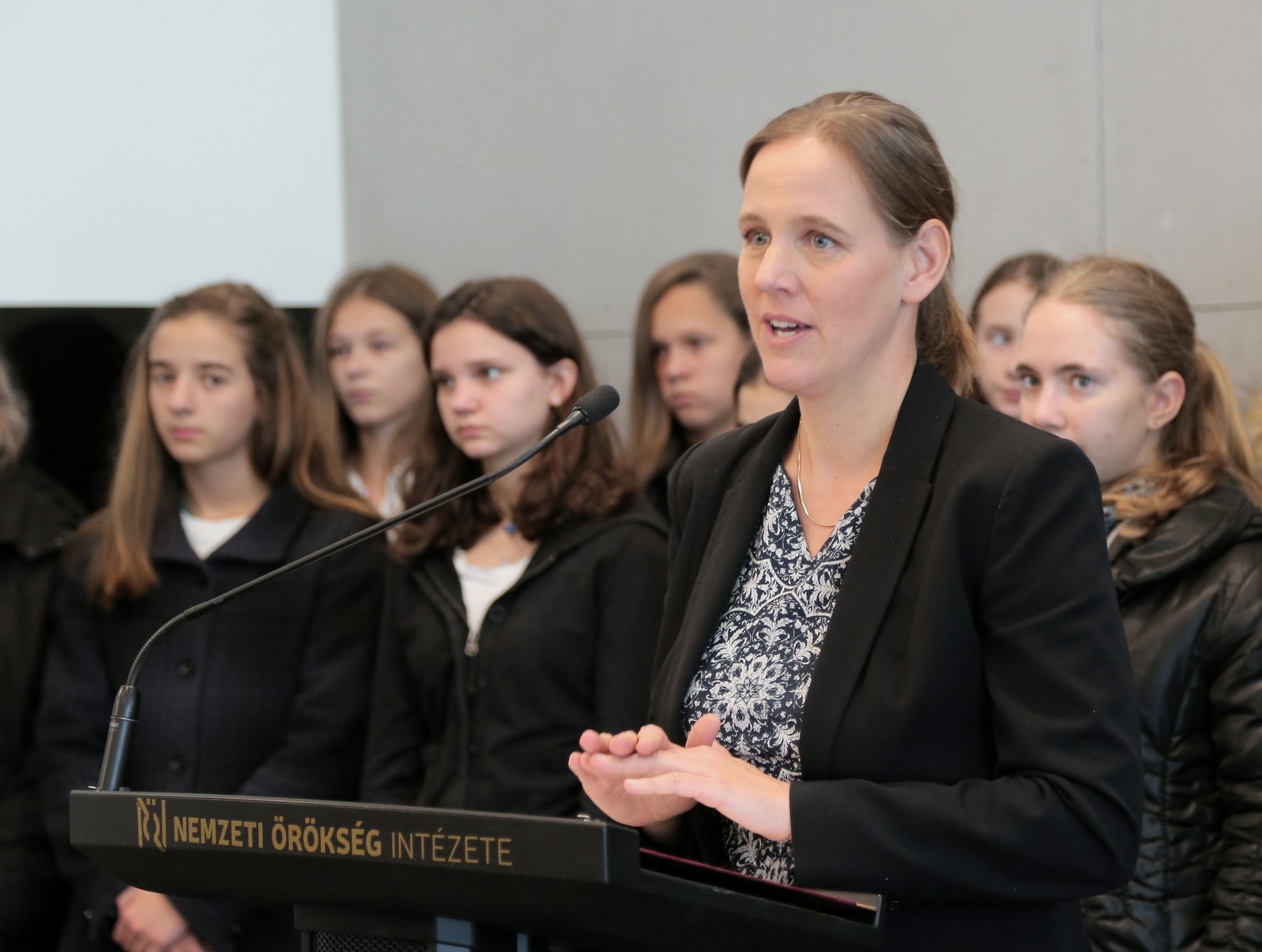 A Nemzeti Örökség Intézete az Új köztemető 301-es parcellájában tartott ünnepi megemlékezést és koszorúzást