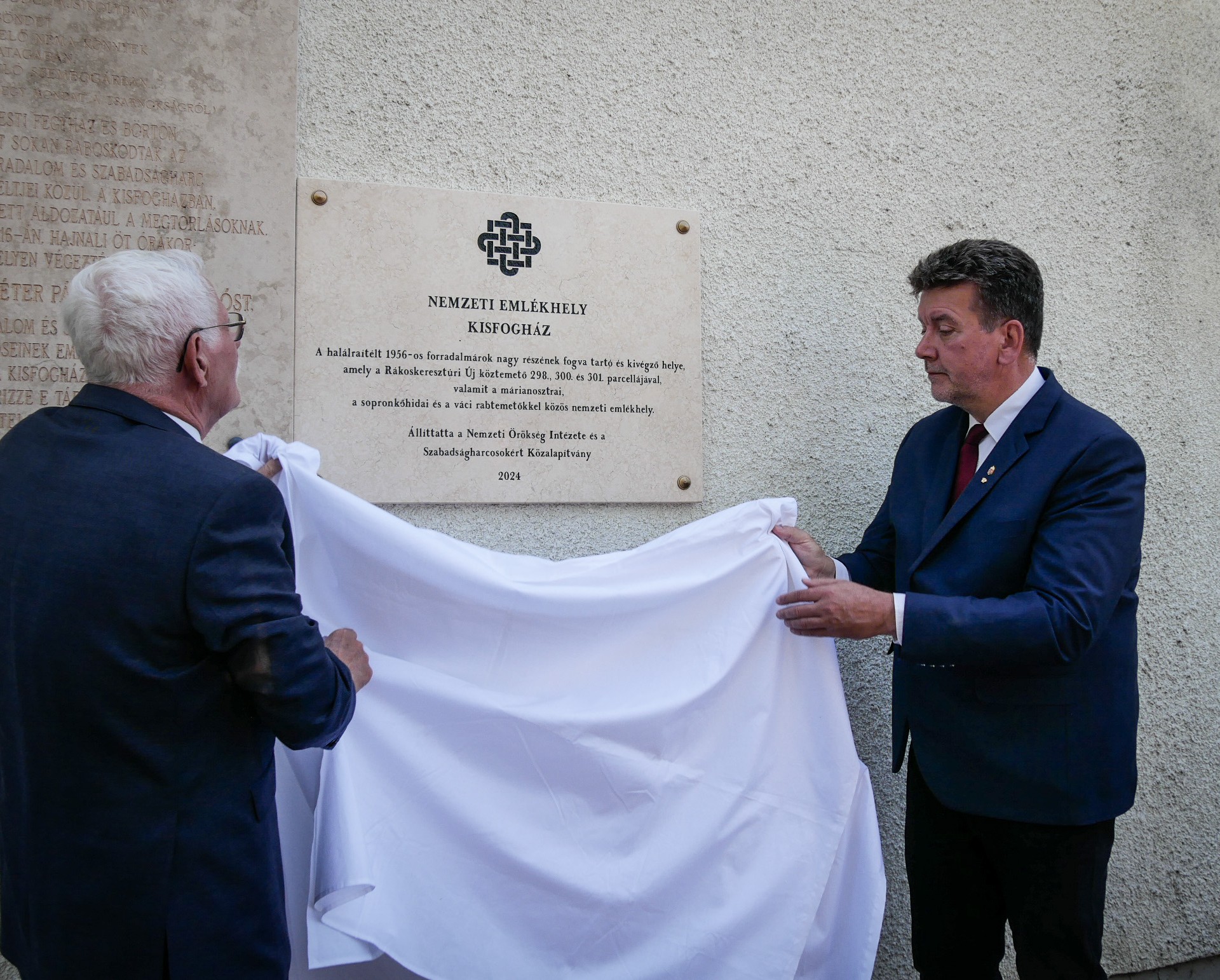 Okos parcellakővel jelöltük meg a Kisfogház Nemzeti Emlékhelyet