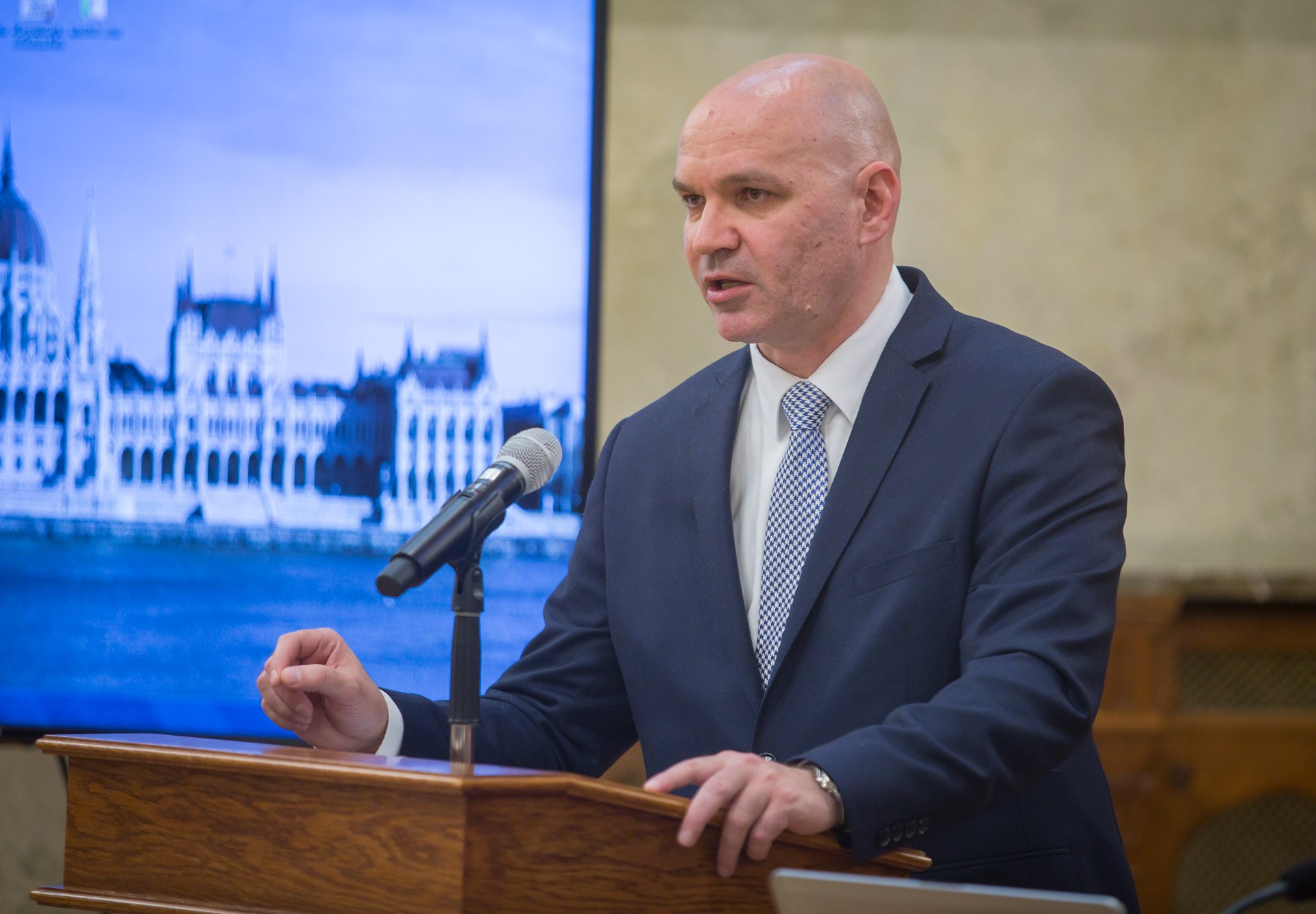 Boross Péter: az egységes nemzettudat egyszerre igényel tényeket és spiritualitást